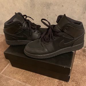 All black Air Jordan 1 Phat